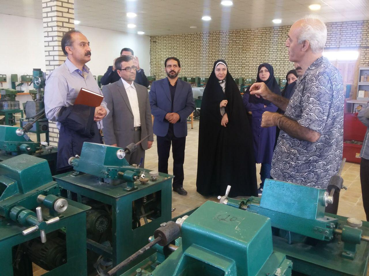 بازدید روسای مراکز و مربیان آموزش فنی و حرفه ای از مجموعه گوهرتراشی پردیس فردوسی مشهد