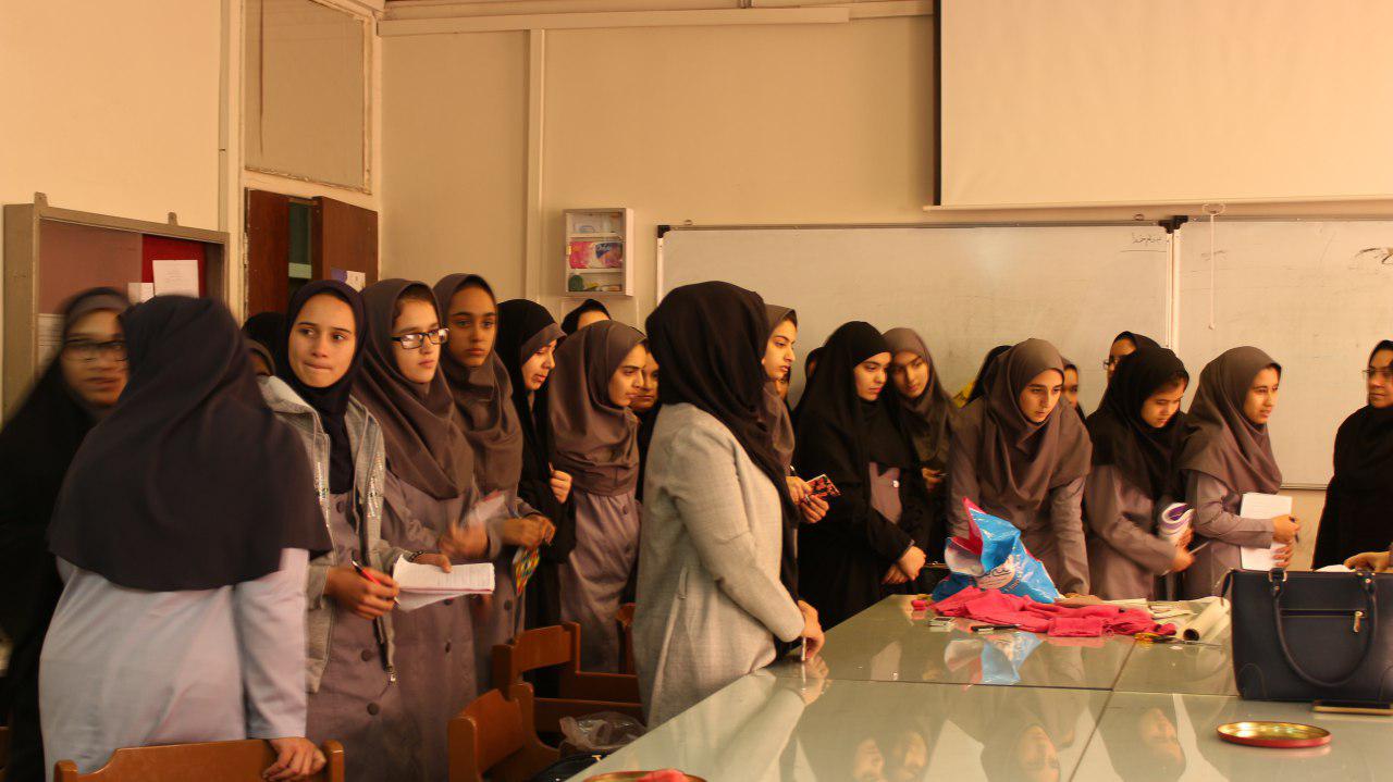 مرکز آموزش فنی و حرفه ای نجمه مشهد، میزبان دانش آموزان هنرستان کار و دانش حضرت حوا
