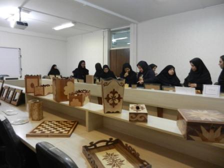 برپایی نمایشگاه آثار و دستاوردهای کارآموزان مرکز آموزش فنی و حرفه ای خواهران مشهد