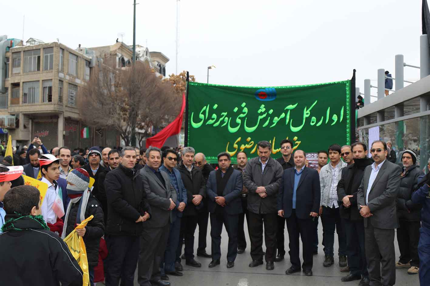 گزارش تصویری حضور مدیرکل و کارکنان آموزش فنی و حرفه ای خراسان رضوی در راهپیمایی با شکوه 22 بهمن